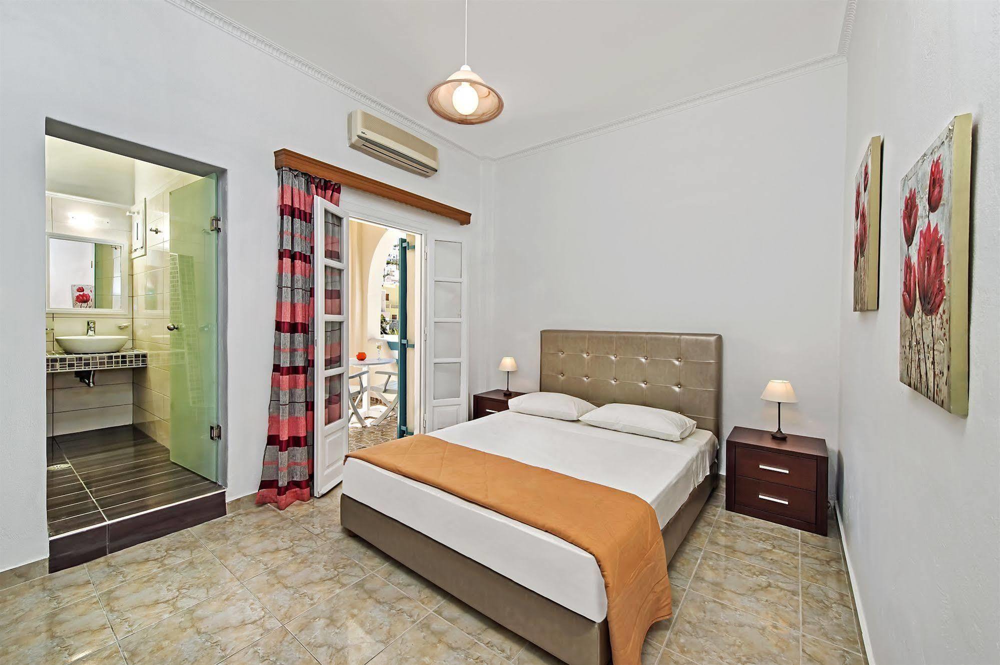 อลิเซีย วิลลา แอนด์ สวีท Hotel ฟิรา ภายนอก รูปภาพ